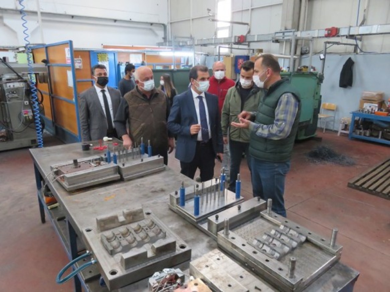 OSB’NİN ÖNEMLİ FİRMALARINDAN  GÜR KALIP’I ZİYARET ETTİ