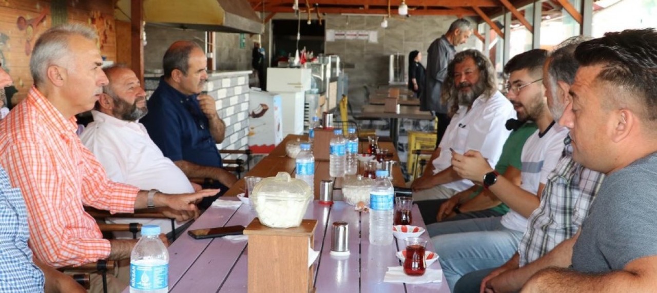 ÖZTÜRK, BASIN MENSUPLARINI AĞIRLADI