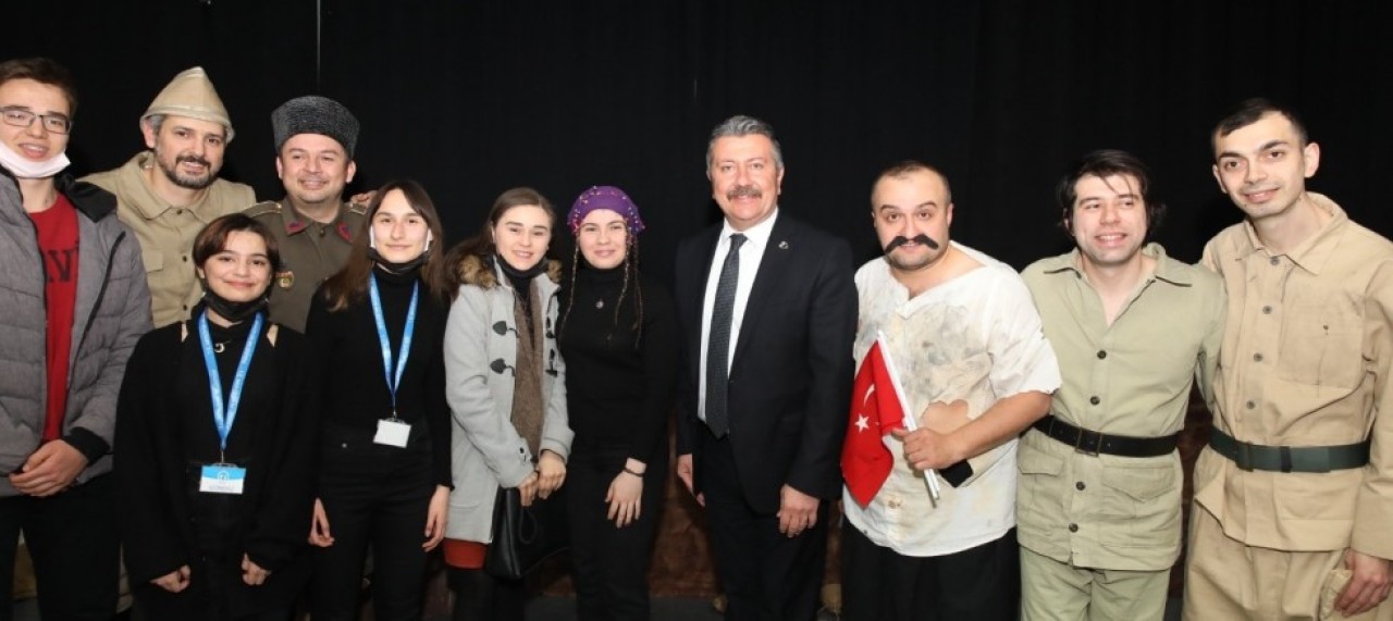 PERDE AÇILDI, MERZİFONLU AKIN ETTİ