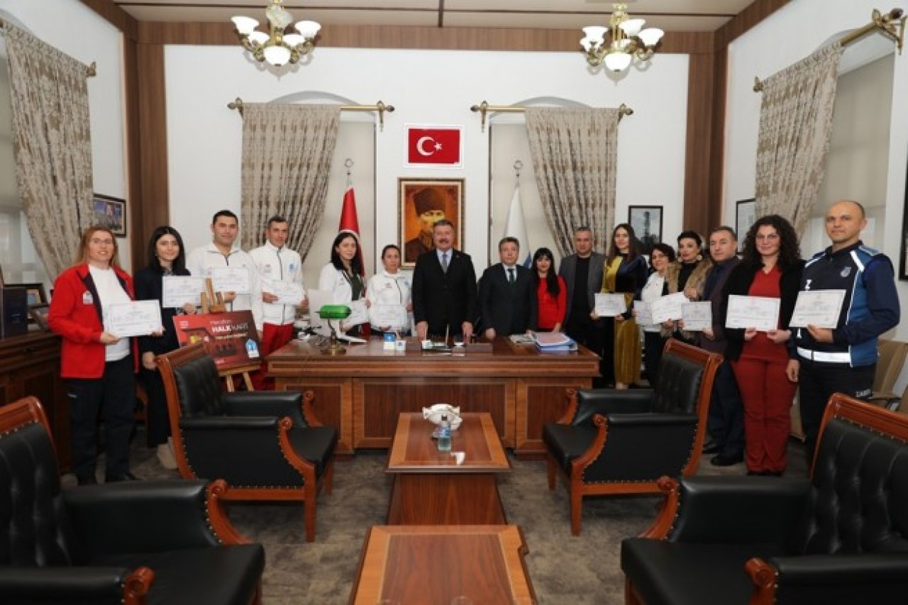 PERSONELLER İŞARET DİLİNDEN SONRA İNGİLİZCE DE ÖĞRENDİLER