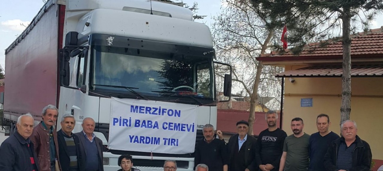 PİRİ BABA CEM EVİ’NDEN BÖLGEYE 25 TON SU VE HİJYEN MALZEMESİ