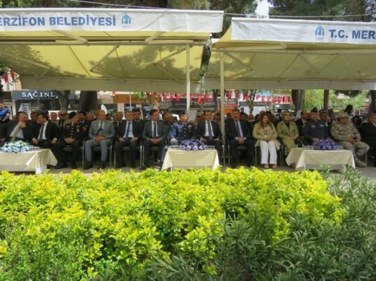 PROTOKOL İLE VATANDAŞ BAYRAMLAŞTI