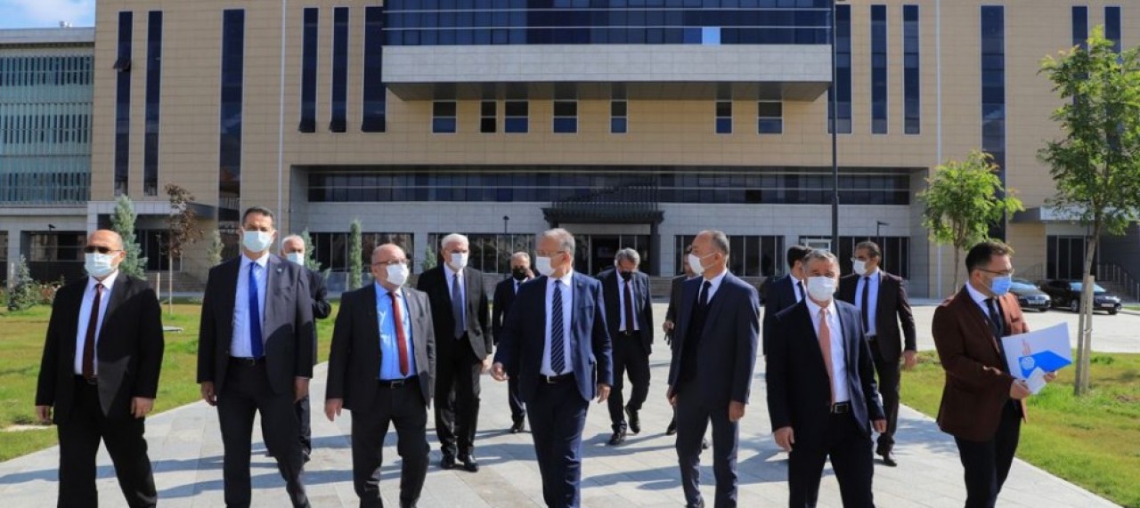 REKTÖR ELMACI ANADOLU ÜNİVERSİTELER BİRLİĞİ DÖNEM TOPLANTISINA KATILDI