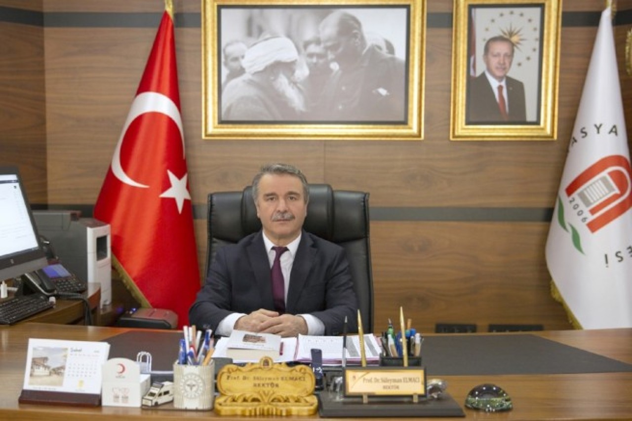 REKTÖR ELMACI’NIN 24 KASIM ÖĞRETMENLER GÜNÜ MESAJI
