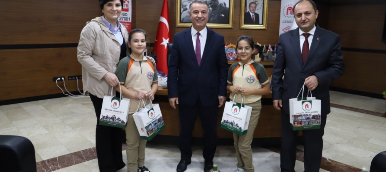 REKTÖR ELMACI’YA, DİJİTAL YERLİLİKTEN DİJİTAL VATANDAŞLIĞA GEÇİŞ PROJESİ TANITIM ZİYARETİ