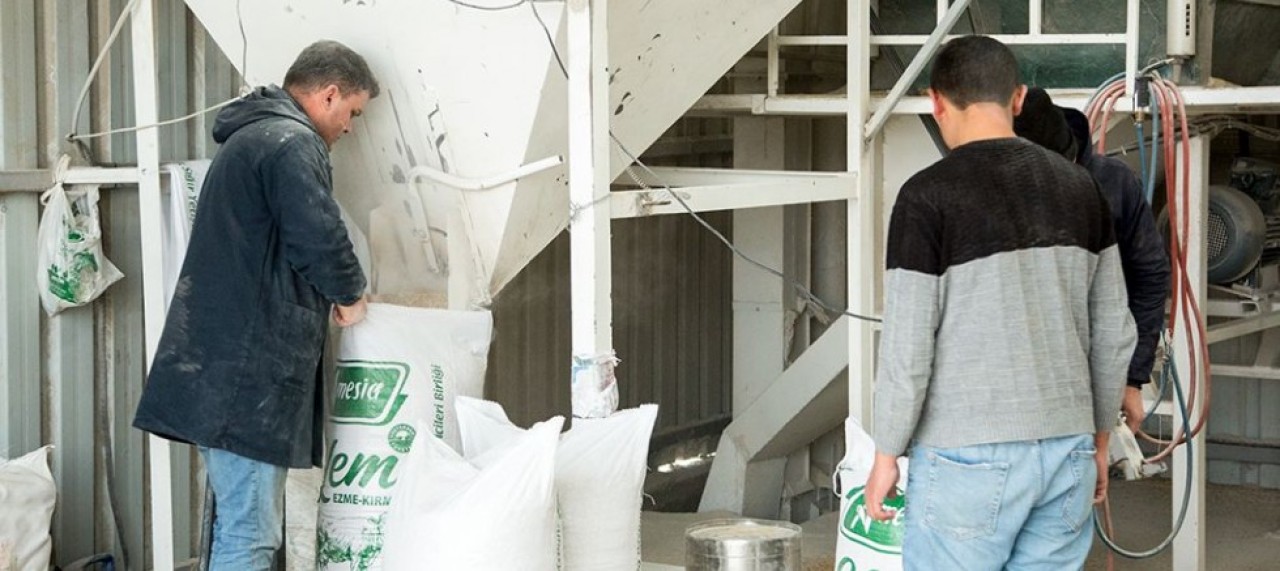 SAATTE 5 TON KIRMA VE EZME İŞLEMİ YAPILIYOR