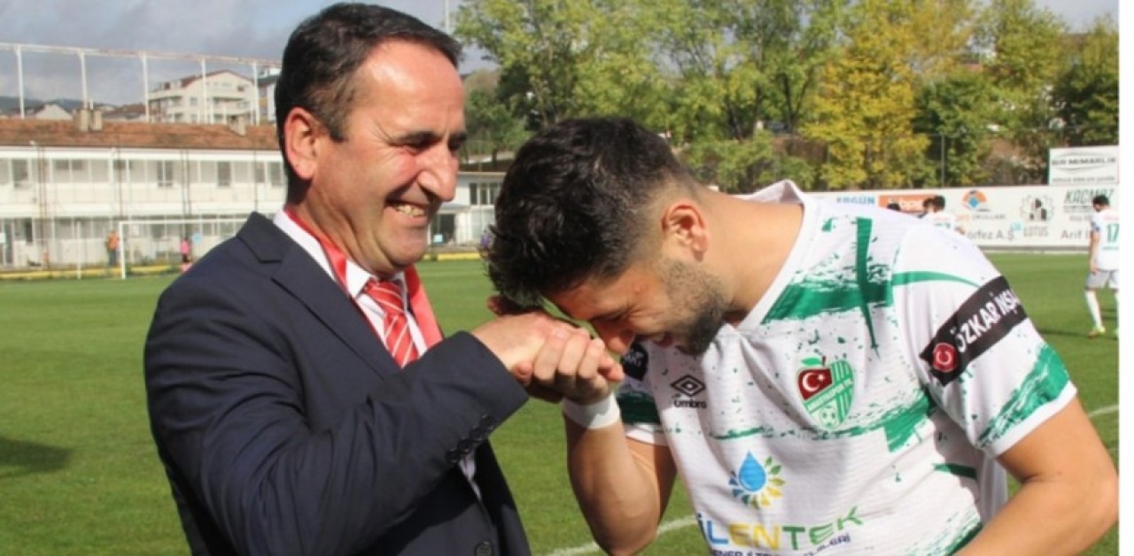 SAHA KOMİSERİ BABA FUTBOLCU OĞLU İLE FUTBOL MAÇINDA BİR ARAYA GELDİ