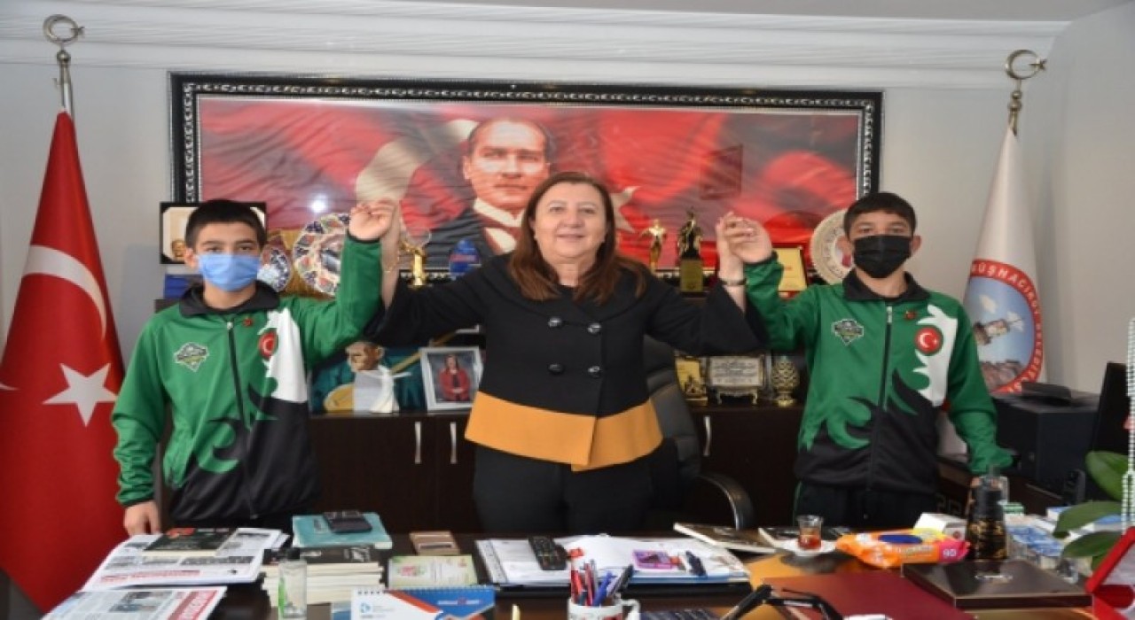 ŞAMPİYONLARDAN ÖZYOL’A ZİYARET