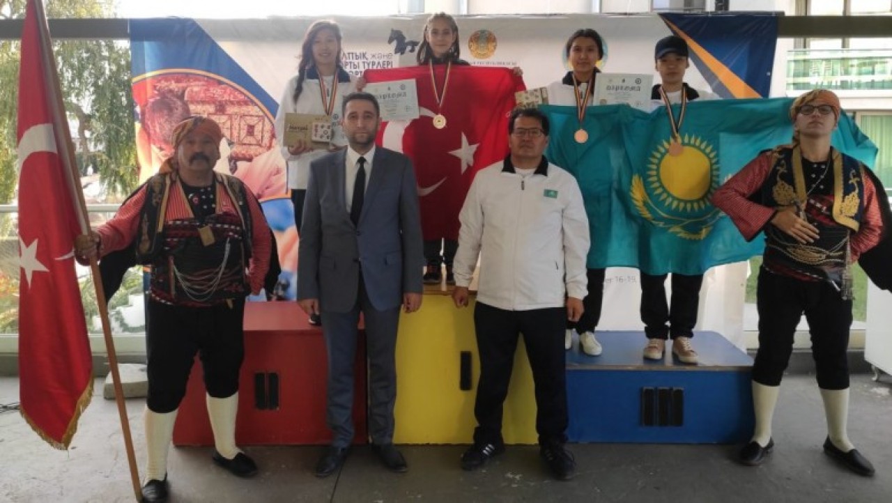 ŞAMPİYONU TEBRİK ETTİ