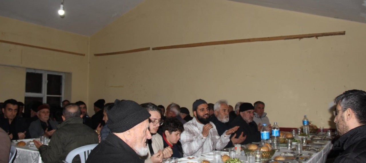 SARAYÖZÜ KÖYÜNDE İFTAR YEMEĞİ