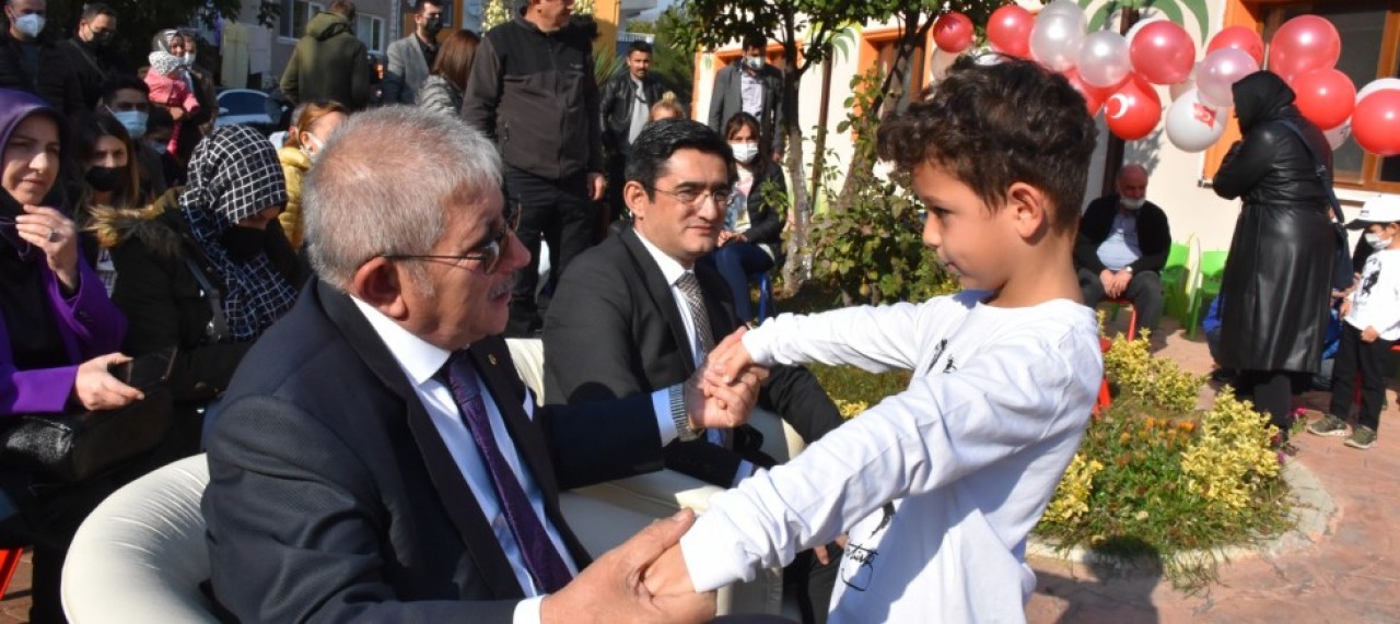 SARI, ‘23 NİSAN ULUSAL EGEMENLİK VE ÇOCUK BAYRAMI KUTLU OLSUN’