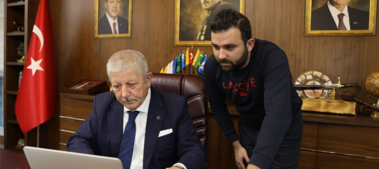 SARI, AA'NIN "YILIN FOTOĞRAFLARI" OYLAMASINA KATILDI
