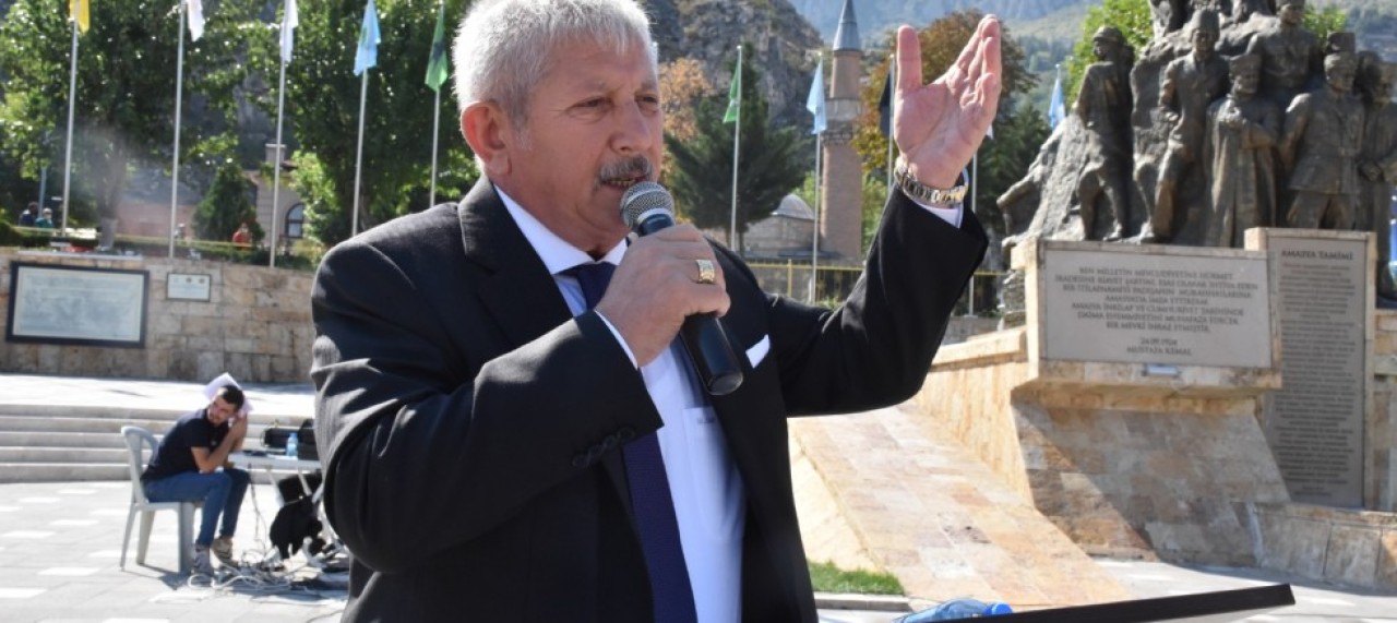 SARI: ‘ALEMİN ÖZÜ, KÂİNATIN ÖZÜ İNSANDIR’