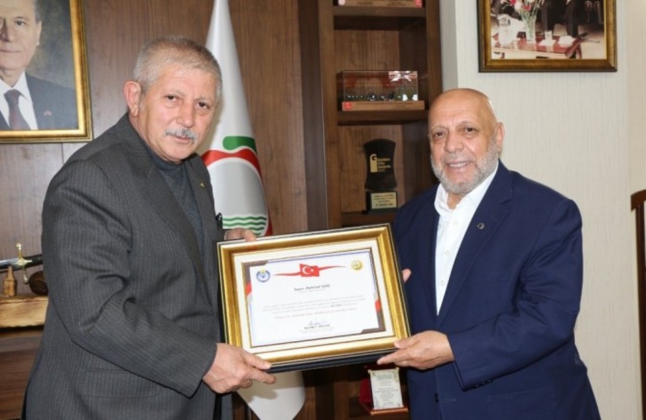 SARI, ARSLAN'I MAKAMINDA KABUL ETTİ