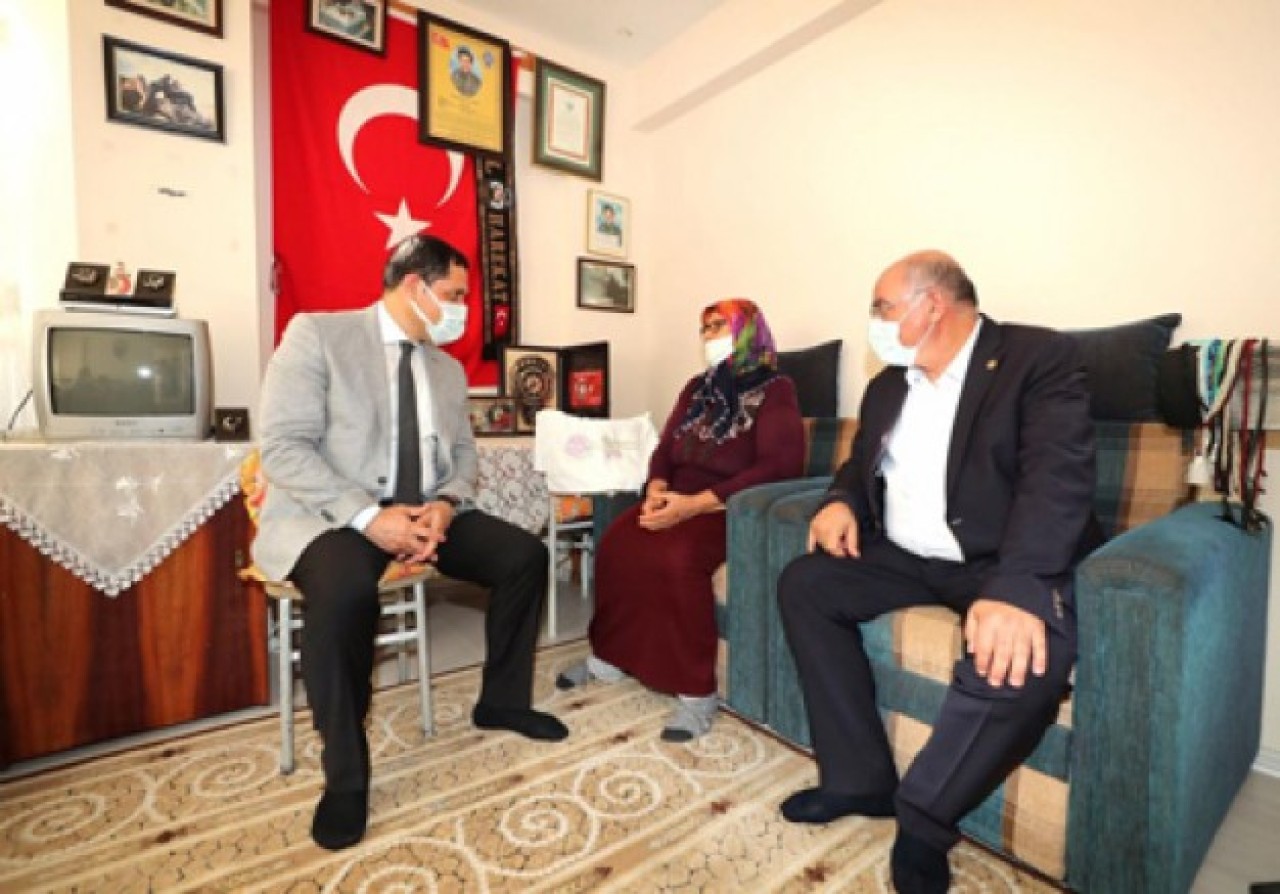 ŞEHİDİMİZİN ANNESİNİ ZİYARET ETTİ