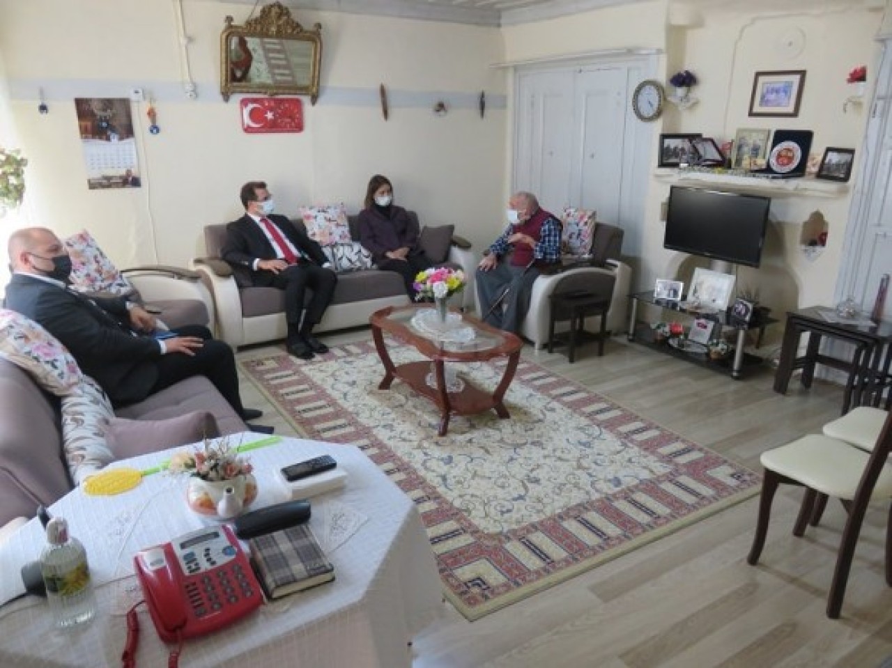 ŞEHİT AİLELERİNİ ZİYARET ETTİ