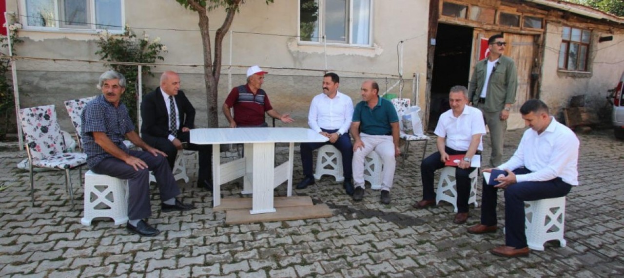 ŞEHİT AİLESİNİ ZİYARET ETTİ