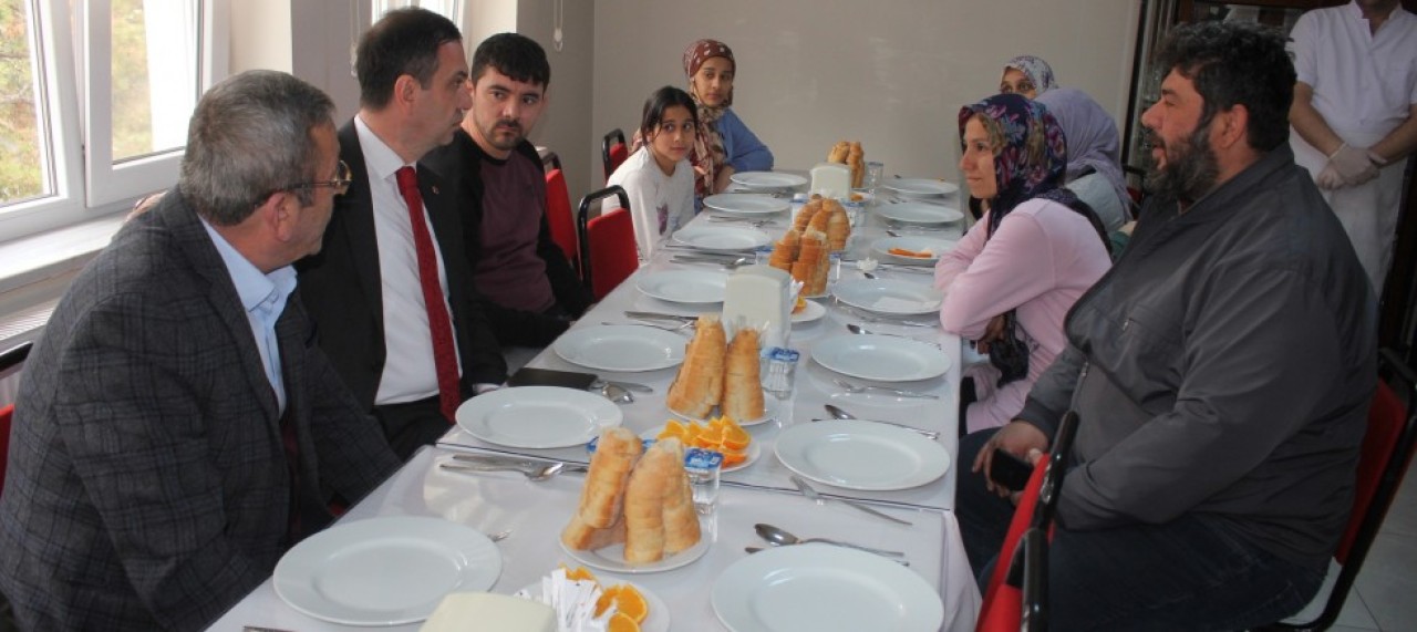 ŞEKER FABRİKASI, DEPREMZEDE AİLELERE KUÇAK AÇTI