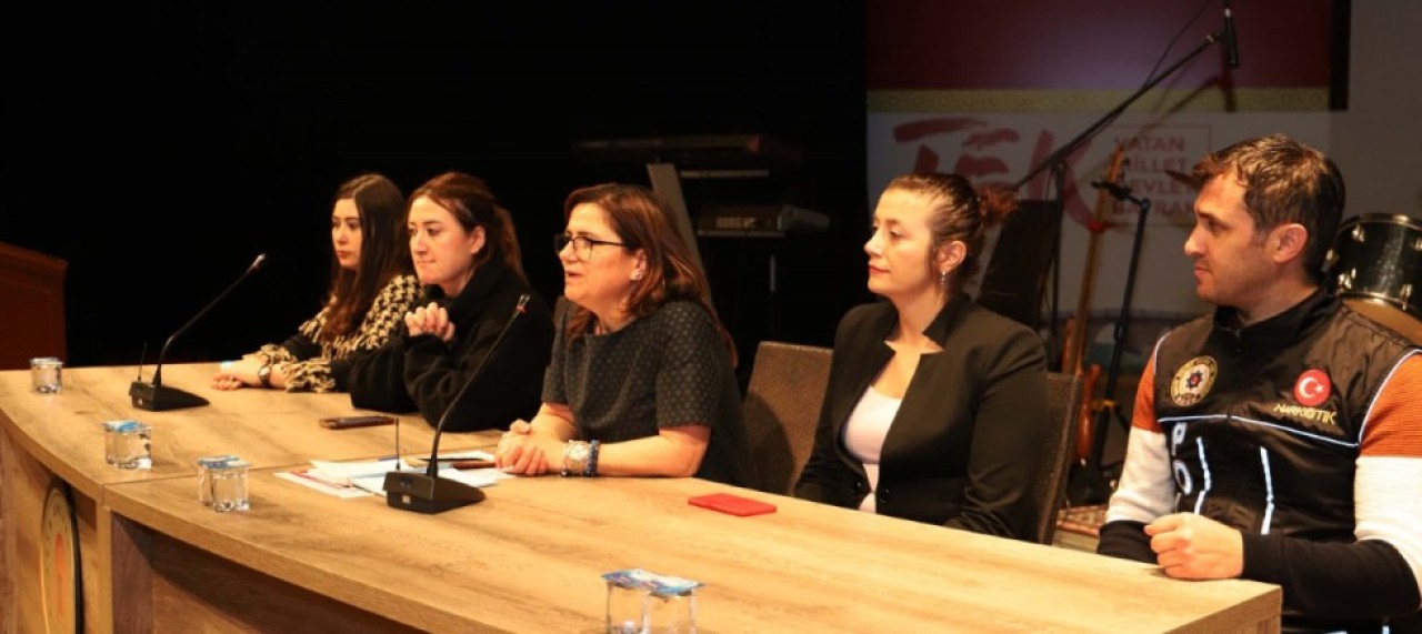 ŞİDDETE HAYIR KONULU PANEL DÜZENLENDİ