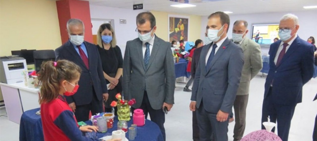 SIFIR ATIK SERGİSİ AÇILDI
