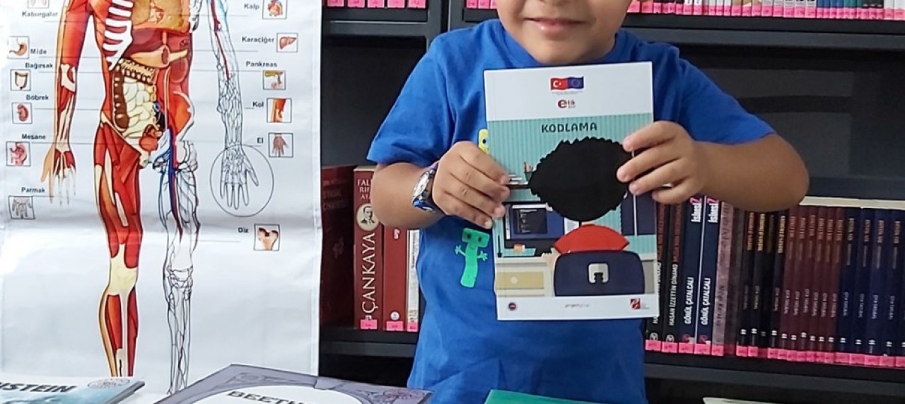 SİLAHINI GETİREN, KİTABINI GÖTÜRDÜ