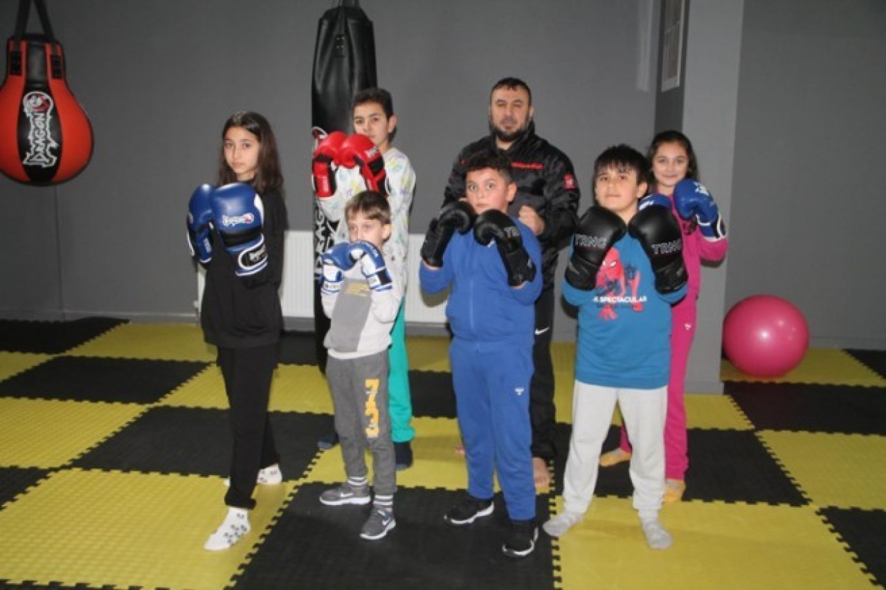 SPORLA YAŞADIKLARINI UNUTMAYA ÇALIŞIYORLAR