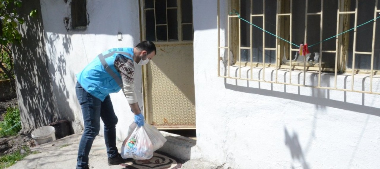 SULUOVA BELEDİYESİ 900 AİLEYE GIDA PAKETİ DAĞITTI