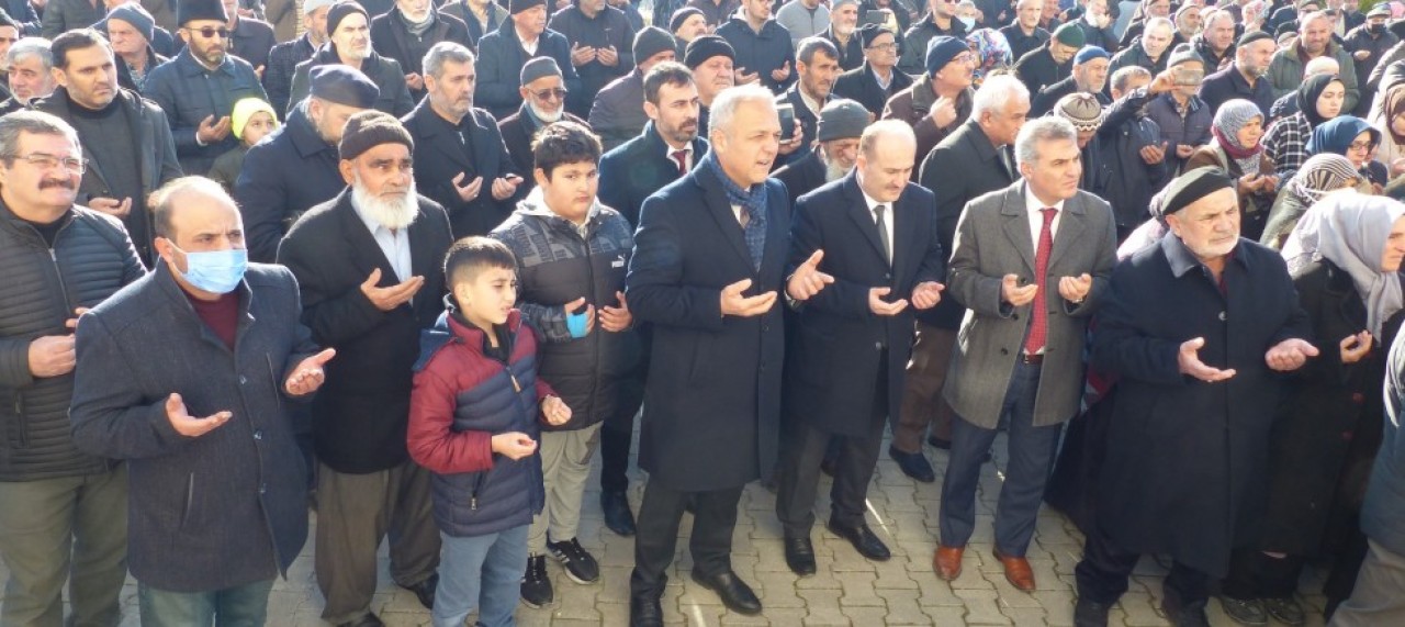 SULUOVA’DA 195 UMRECİ DUALARLA KUTSAL TOPRAKLARA YOLCU EDİLDİ