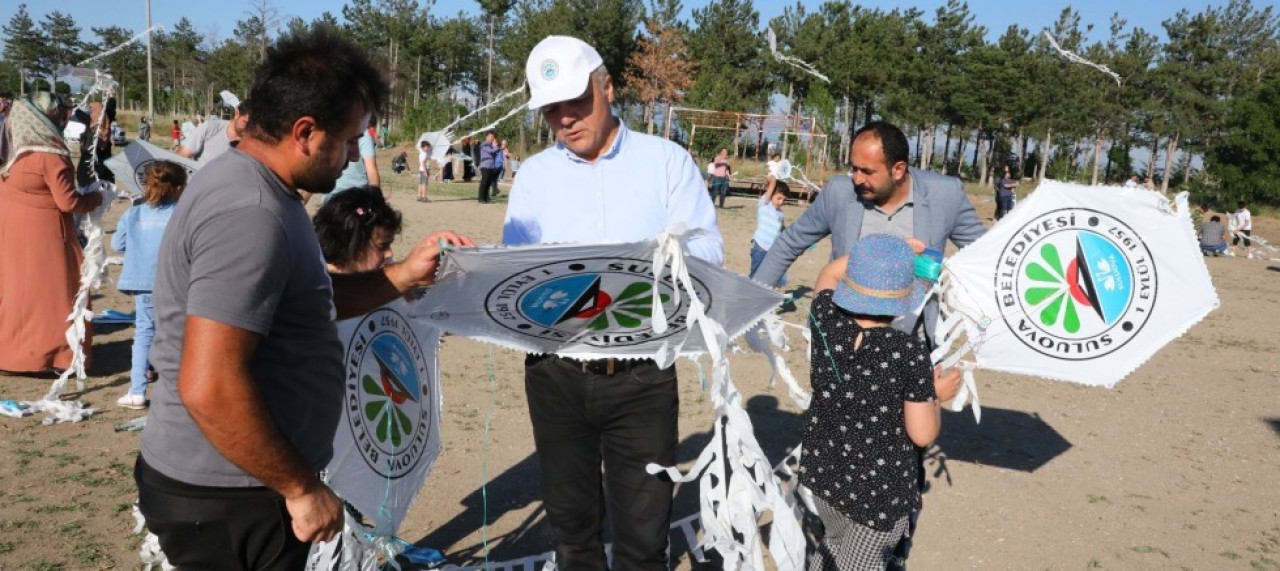 SULUOVA'DA UÇURTMA ŞENLİĞİ DÜZENLENDİ