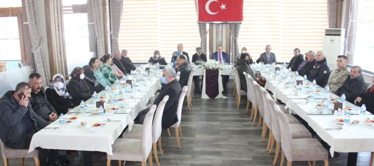 SULUOVA KAYMAKAMLIĞI ŞEHİT AİLELERİ ONURUNA YEMEK VERDİ.