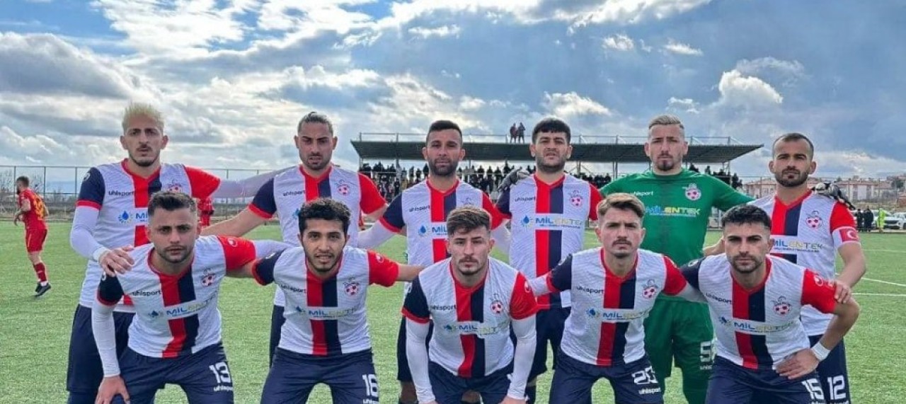 SULUOVA SEBATSPOR’DAN, NİKSAR BELEDİYESPOR ANTRENÖRÜNE KINAMA!