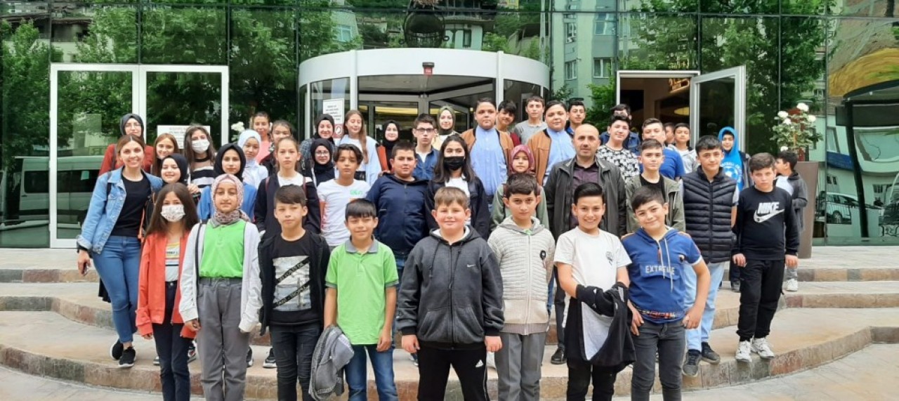 SULUOVALI ÖĞRENCİLER "KURTULUŞ HATTI" FİLMİ İLE SİNEMAYLA BULUŞTU