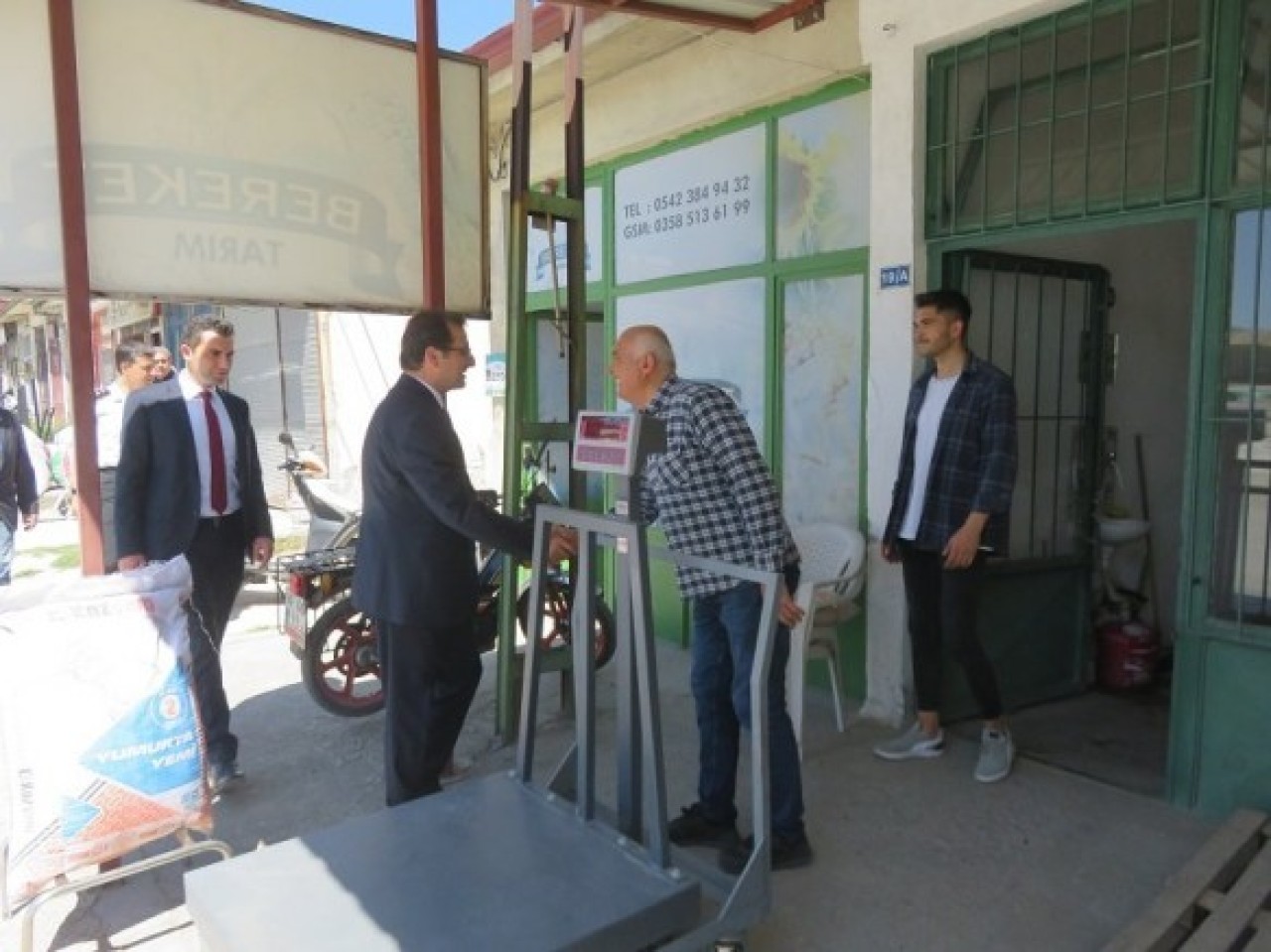 TAHIL PAZARINDA İNCELEMELERDE BULUNDU
