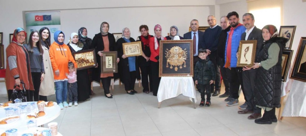 TAŞOVA’DA BİR İLK YEG DERNEĞİ’NİN SERGİSİ AÇILDI