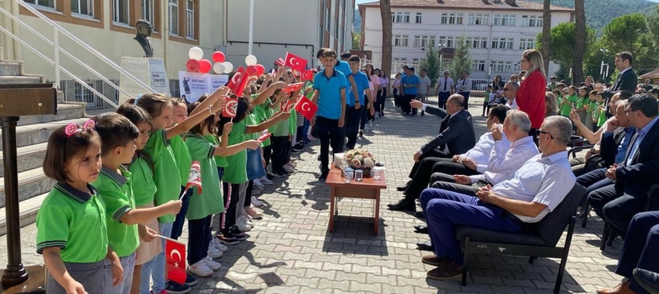 TAŞOVA’DA İLKÖĞRETİM HAFTASI KUTLANDI