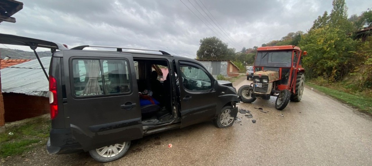 TAŞOVA’DA KAZA 3 YARALI
