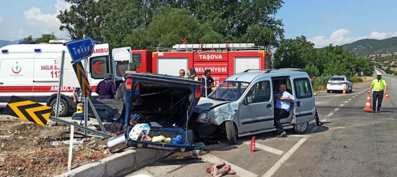 TAŞOVA’DA KAZA 7 YARALI