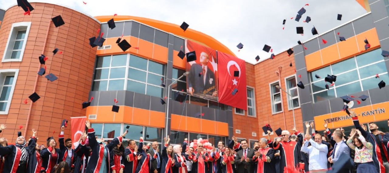 TAŞOVA YÜKSEL AKIN MYO’DA MEZUNİYET TÖRENİ