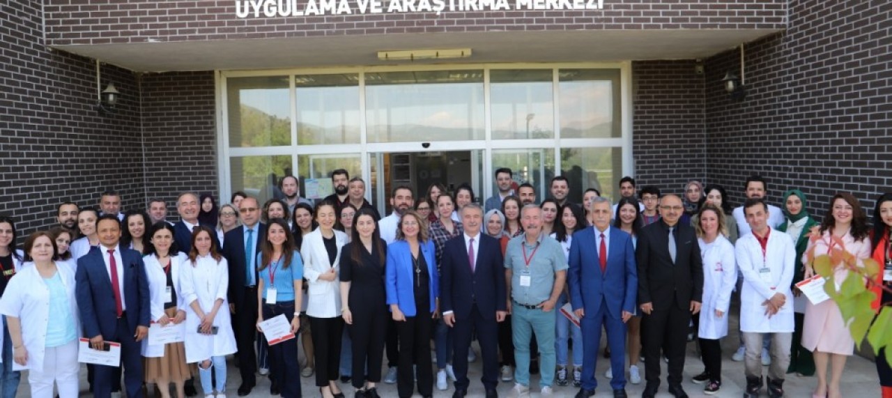 TEMEL UYGULAMALI HÜCRE KÜLTÜRÜ VE MOLEKÜLER ANALİZLER KURSU GERÇEKLEŞTİRİLDİ