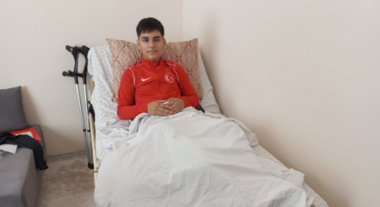 TFF BAŞKANI ÖZDEMİR’DEN TREN KAZASINDA AYAĞINI KAYBEDEN FUTBOLCUYA MORAL MEKTUBU