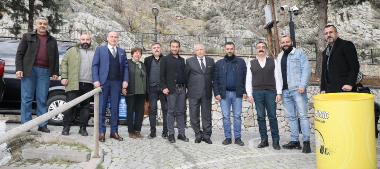 TURİZM DERNEĞİ ÜYELERİ VALİ MASATLI VE BAŞKAN SARI İLE BİR ARAYA GELDİLER