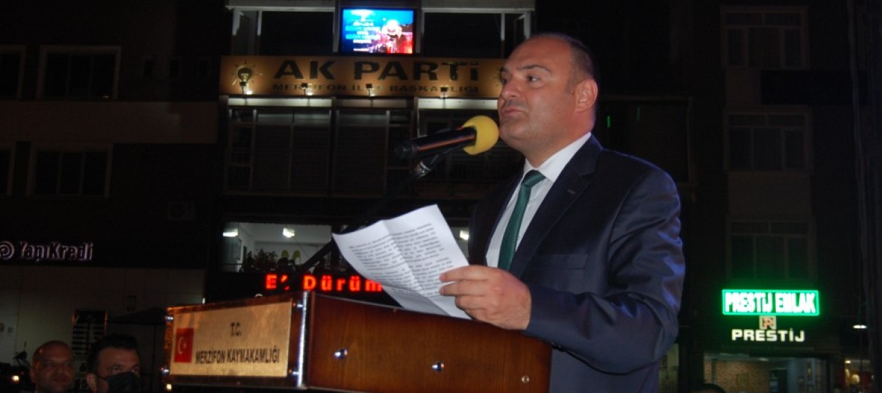 TÜRKİYE, BAYRAĞI, VATANI, DEVLET VE MİLLETİYLE TEKTİR, BÖLÜNEMEZ VE GEÇİLEMEZ