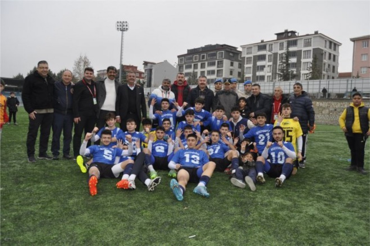 U18’LERDE ŞAMPİYON MERZİFONSPOR