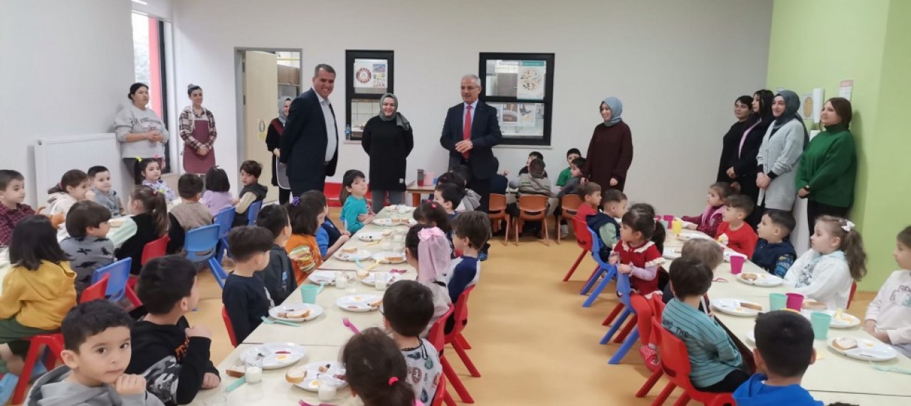 "ÜCRETSİZ YEMEK" UYGULAMASI BAŞLADI