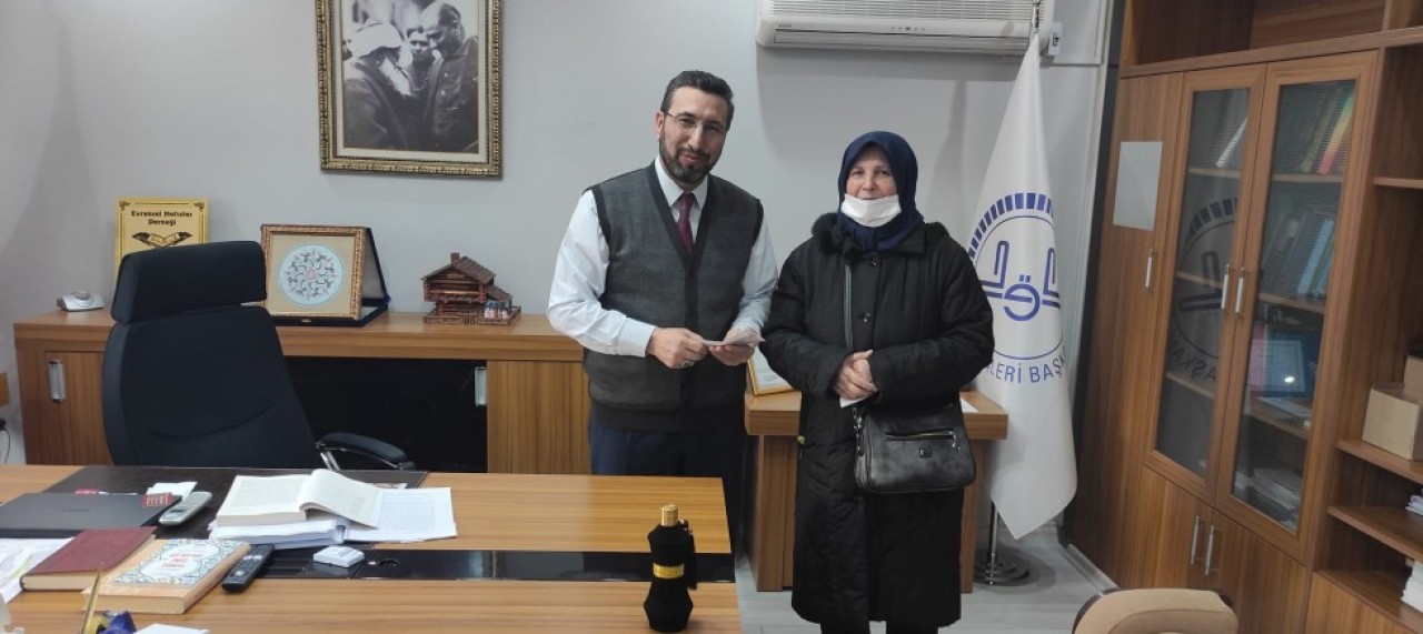 UMRE PARASINI DEPREMZEDELERE BAĞIŞLADI