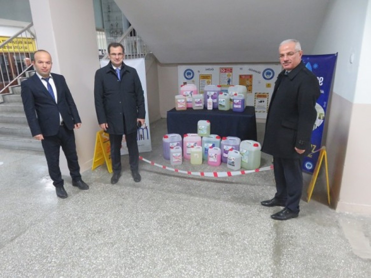 ÜRETİLEN ÜRÜNLERİ YERİNDE İNCELEDİ