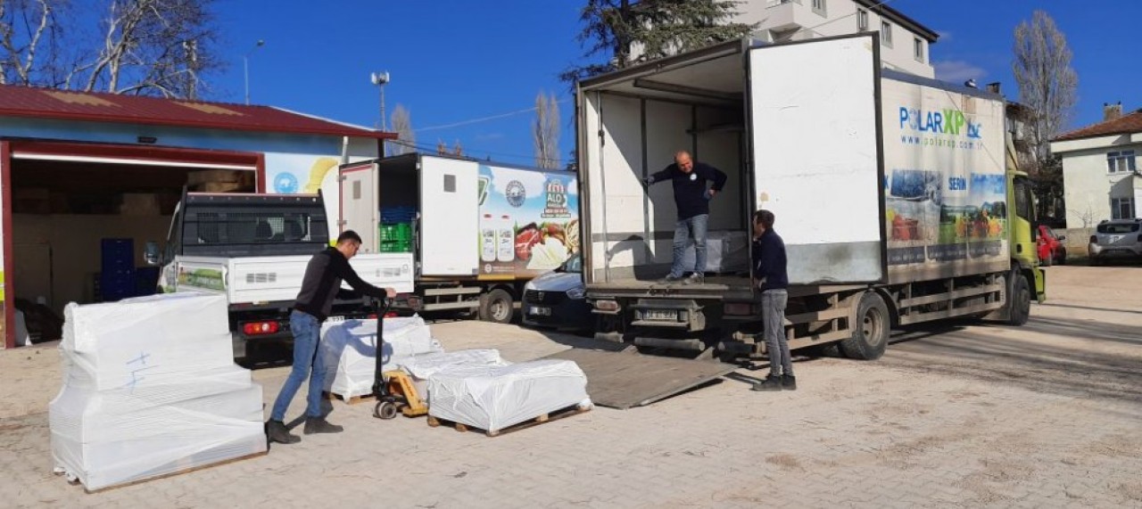 ÜRÜNLER ÖZENLE KARGOLANIYOR
