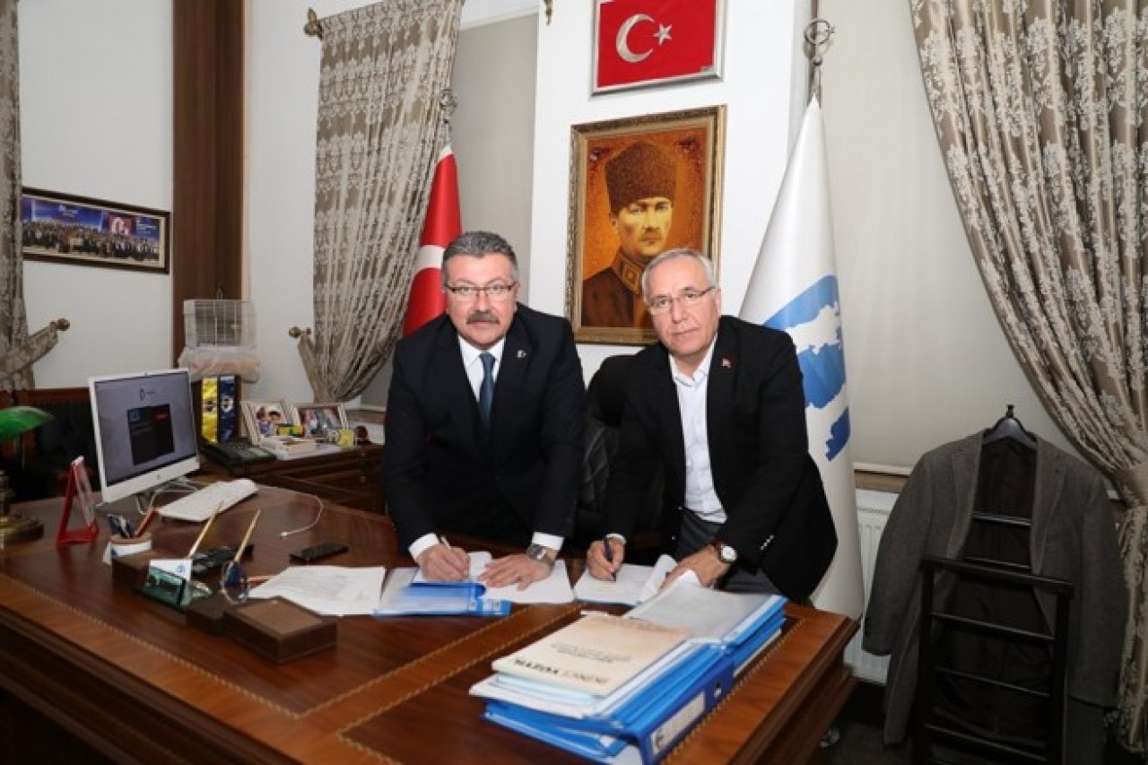 UZUN GÖRÜŞME MARATONU SONA ERDİ İMZALAR ATILDI