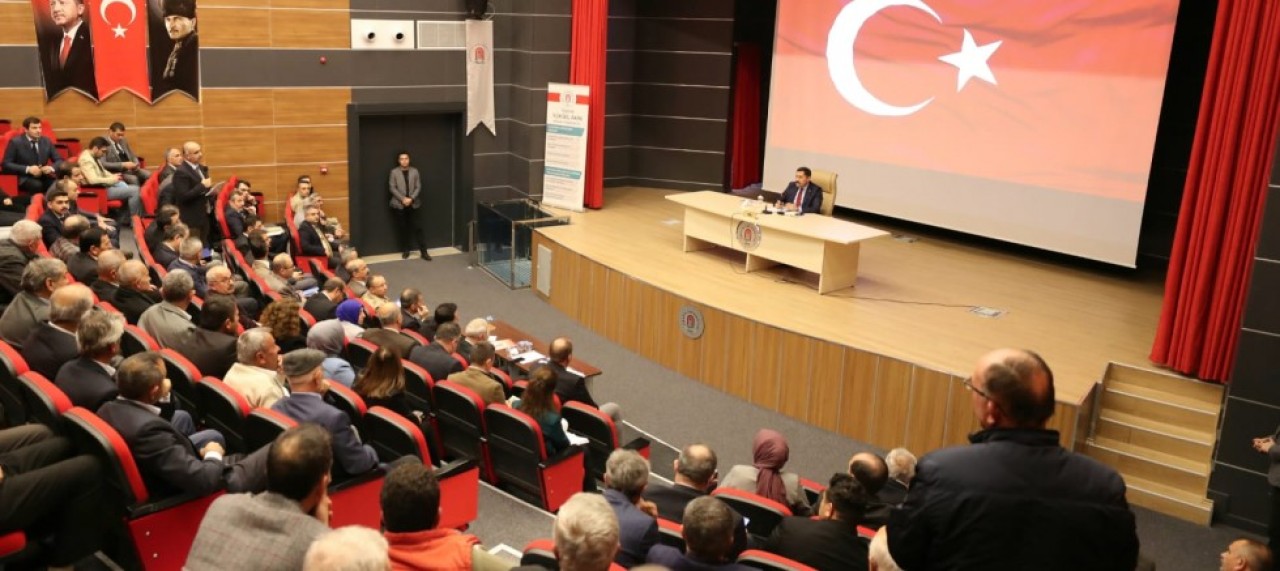 VALİ MASATLI, TAŞOVALI MUHTARLARLA BİR ARAYA GELDİ