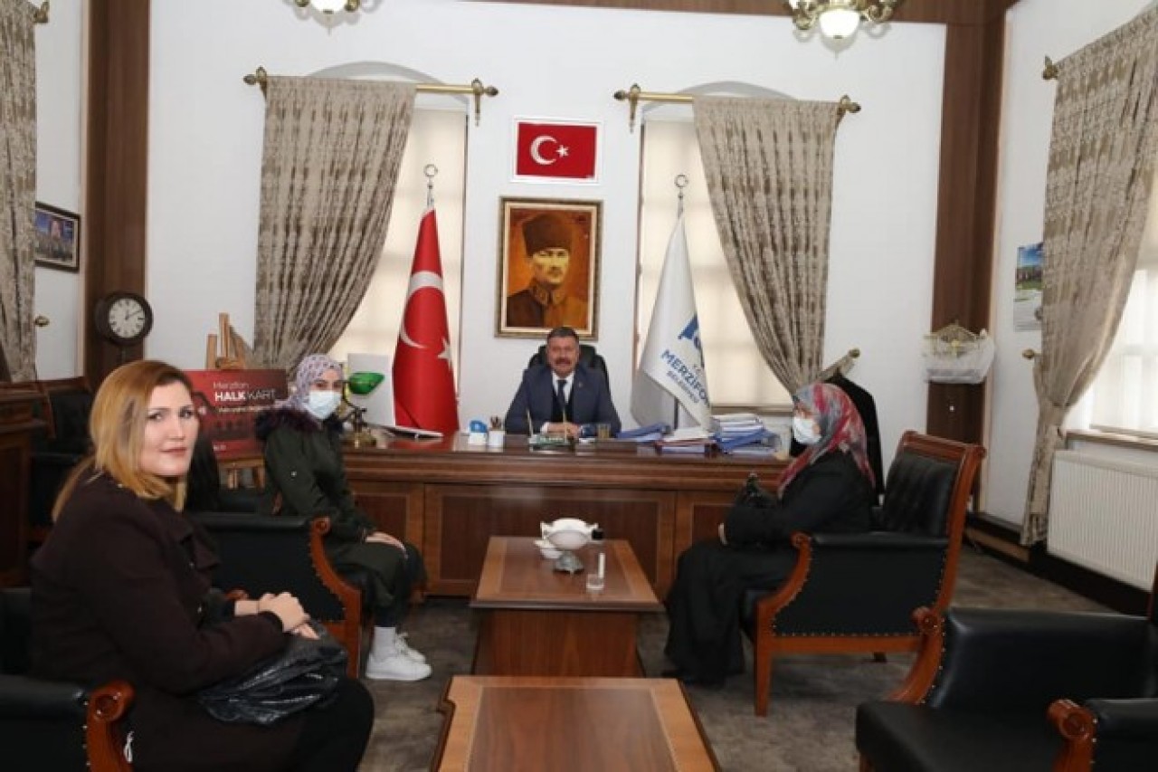 VATANDAŞLARI DİNLEMEYE DEVAM EDİYOR